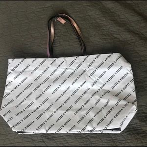 Victoria’s Secret tote weekender
